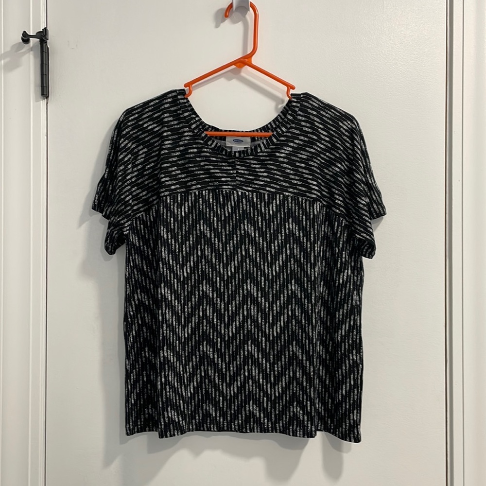 BNWT Old Navy Flowy Shirt Size Small